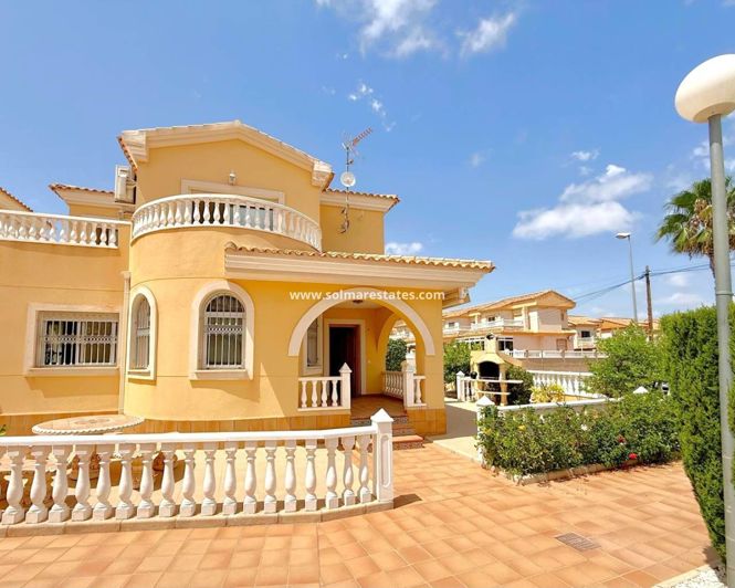 Image No.2-3 Bed Villa for sale