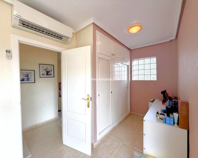 Image No.20-3 Bed Villa for sale