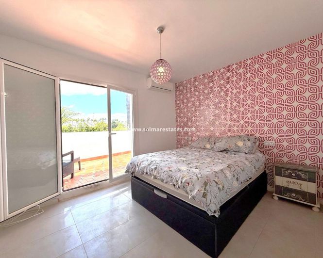 Image No.10-3 Bed Townhouse for sale