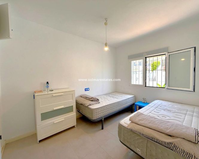 Image No.12-3 Bed Townhouse for sale