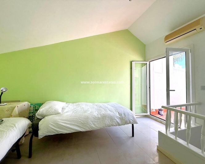 Image No.13-3 Bed Townhouse for sale