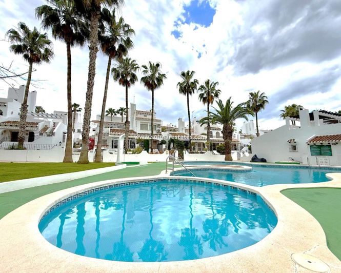 Image No.17-3 Bed Townhouse for sale