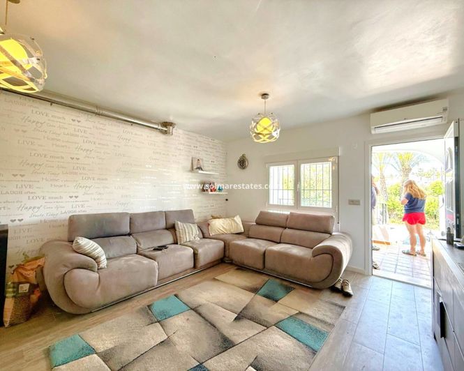 Image No.3-3 Bed Townhouse for sale