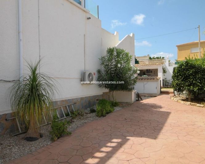 Image No.17-2 Bed Villa for sale