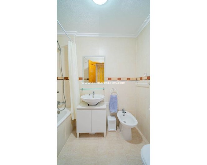 Image No.22-Appartement de 2 chambres à vendre à Los Altos