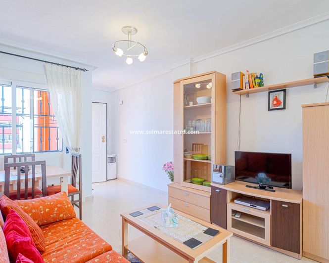 Image No.3-Appartement de 2 chambres à vendre à Los Altos