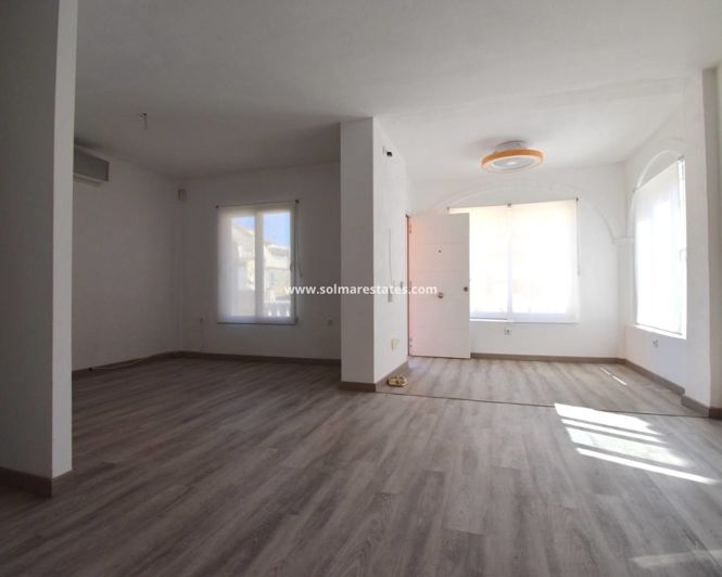 Image No.6-3 Bed Villa for sale