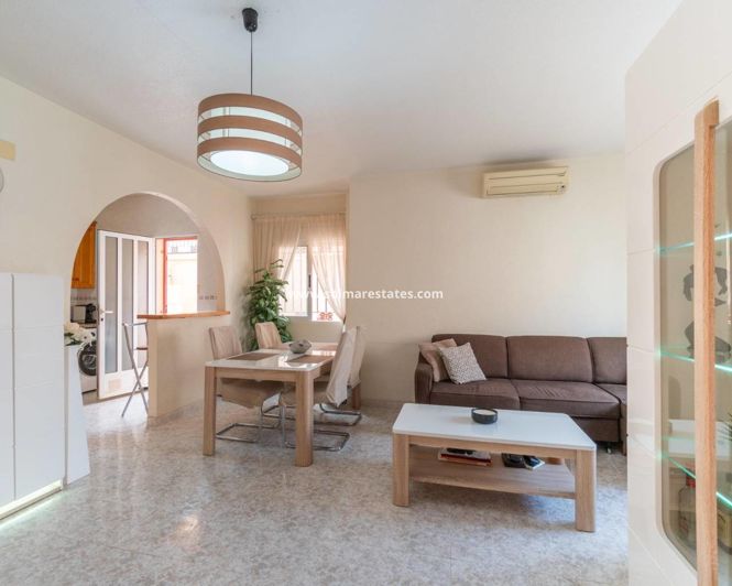 Image No.21-3 Bed Townhouse for sale