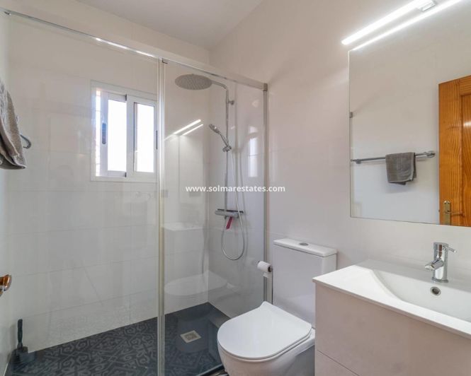 Image No.26-3 Bed Townhouse for sale