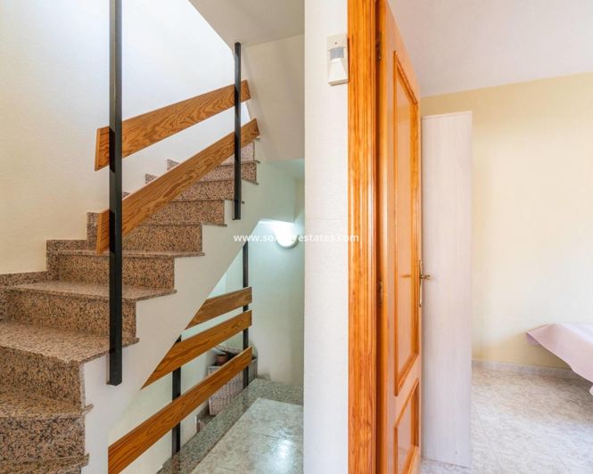 Image No.31-3 Bed Townhouse for sale