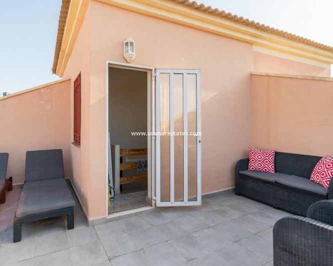 Image No.32-3 Bed Townhouse for sale