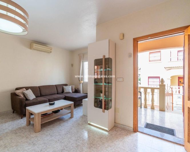 Image No.8-3 Bed Townhouse for sale