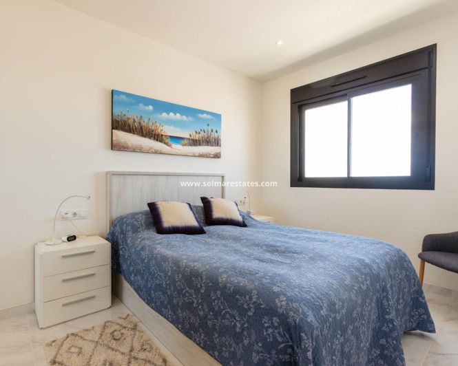 Image No.15-2 Bed Apartment for sale