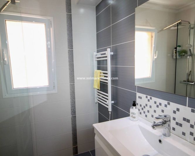 Image No.10-2 Bed Townhouse for sale