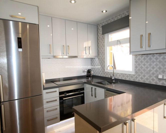 Image No.18-2 Bed Townhouse for sale