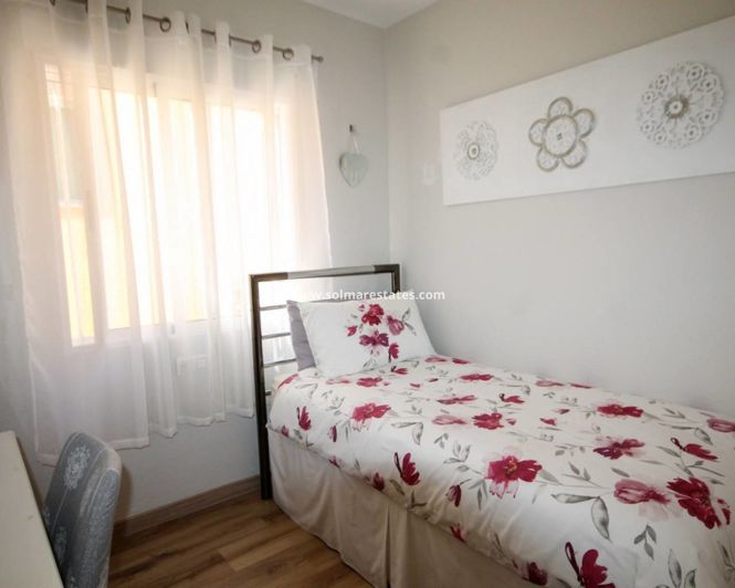 Image No.26-2 Bed Townhouse for sale