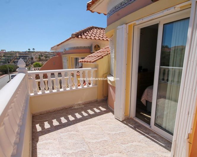 Image No.8-2 Bed Townhouse for sale