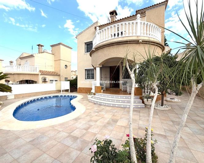Image No.16-3 Bed Villa for sale