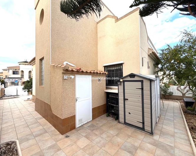 Image No.19-3 Bed Villa for sale