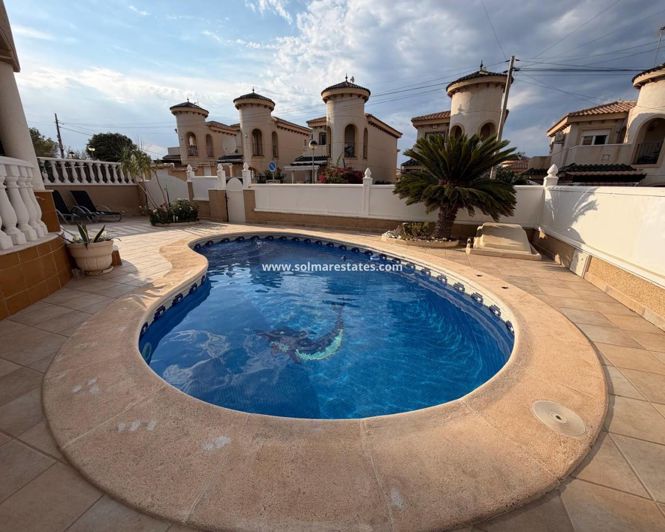 Image No.27-3 Bed Villa for sale