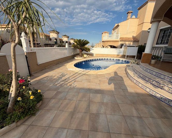 Image No.28-3 Bed Villa for sale