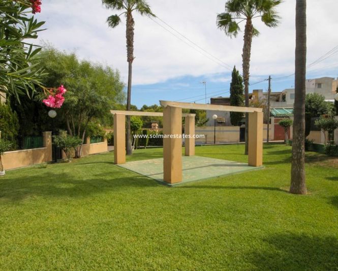 Image No.12-2 Bed House for sale