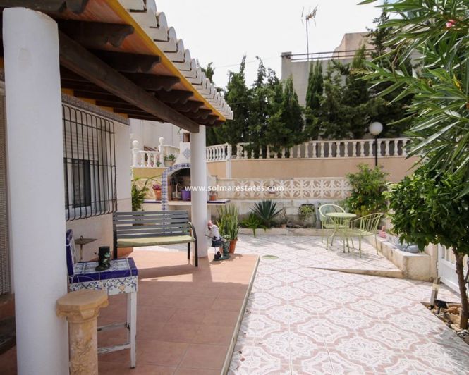 Image No.18-2 Bed House for sale