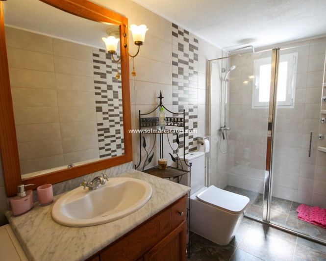 Image No.7-2 Bed House for sale