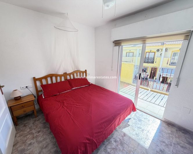 Image No.18-3 Bed Townhouse for sale
