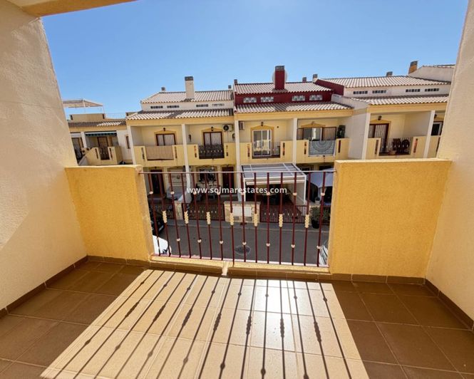 Image No.20-3 Bed Townhouse for sale