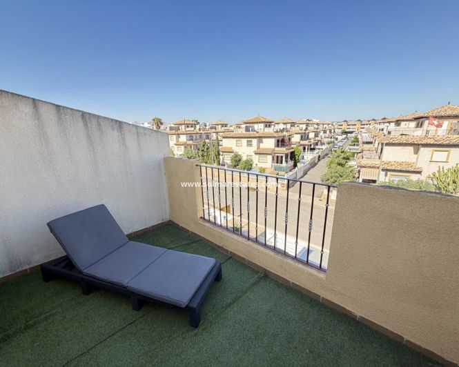 Image No.26-3 Bed Townhouse for sale