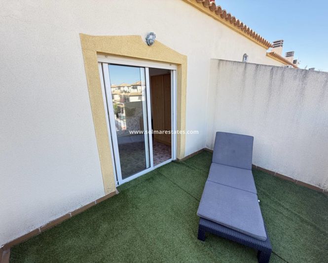 Image No.28-3 Bed Townhouse for sale