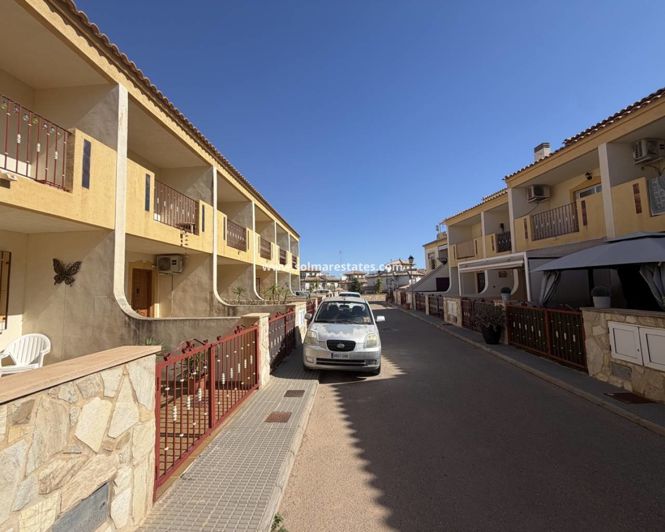 Image No.30-3 Bed Townhouse for sale