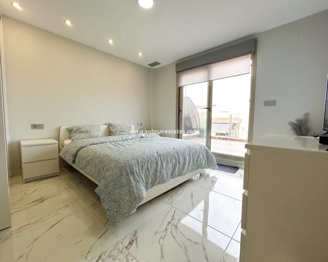 Image No.17-3 Bed Villa for sale