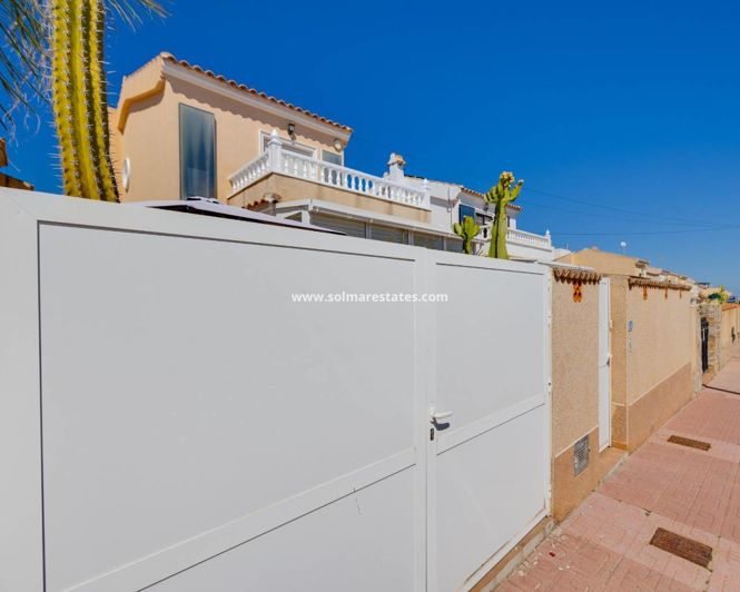 Image No.10-3 Bed Villa for sale