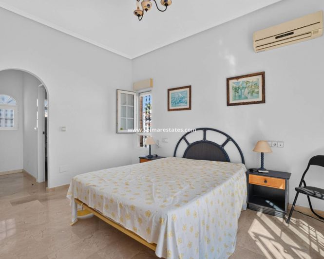 Image No.17-3 Bed Villa for sale