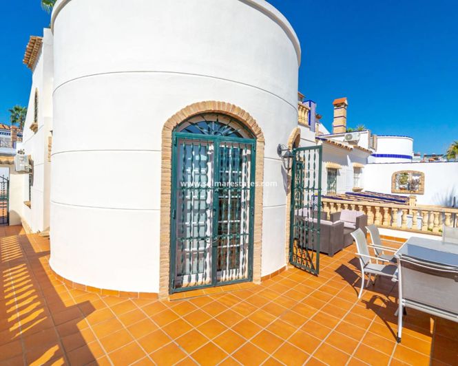Image No.30-3 Bed Villa for sale