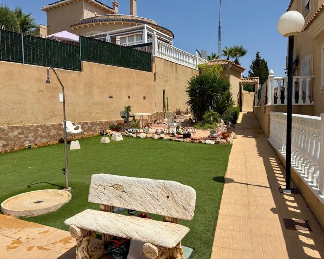 Image No.20-2 Bed Apartment for sale