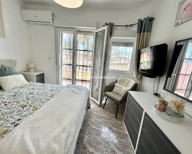 Image No.15-3 Bed Townhouse for sale