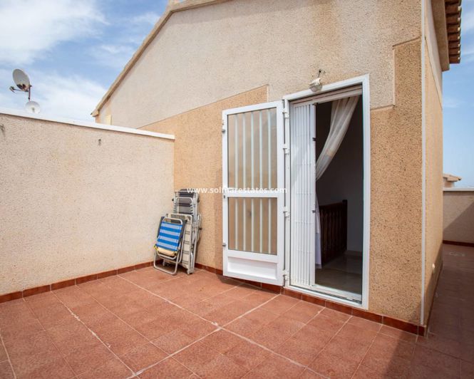 Image No.15-2 Bed Townhouse for sale
