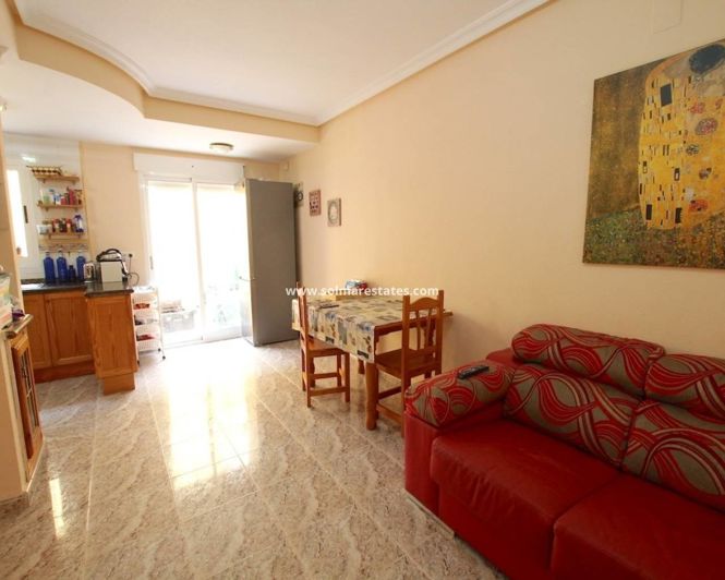 Image No.12-2 Bed House for sale