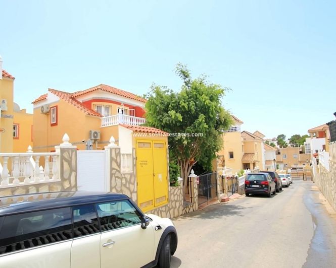 Image No.4-2 Bed House for sale