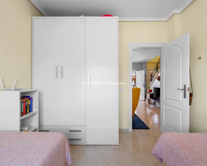 Image No.10-3 Bed Townhouse for sale