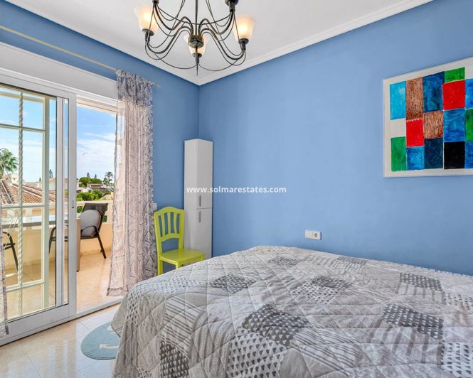 Image No.20-3 Bed Townhouse for sale