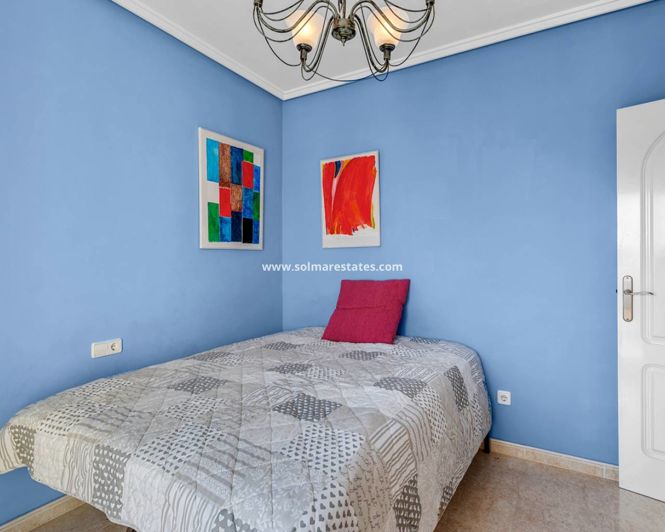 Image No.21-3 Bed Townhouse for sale
