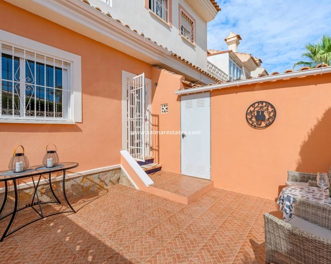 Image No.30-3 Bed Townhouse for sale