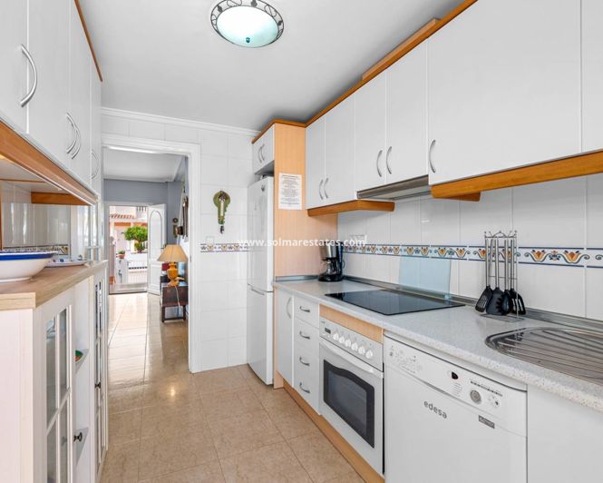 Image No.8-3 Bed Townhouse for sale