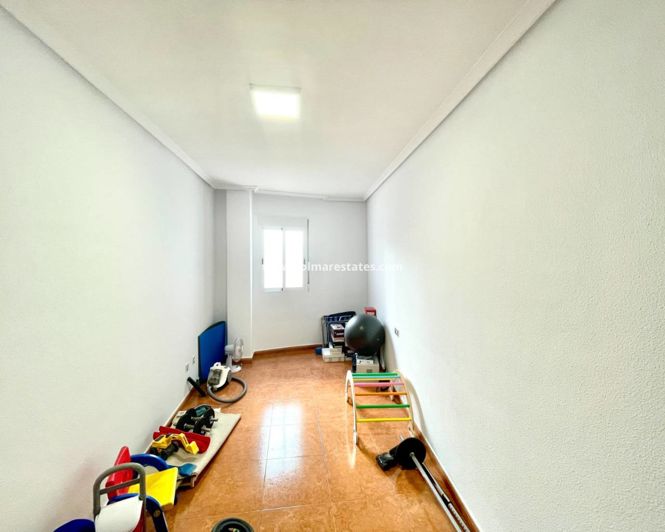 Image No.9-3 Bed Apartment for sale