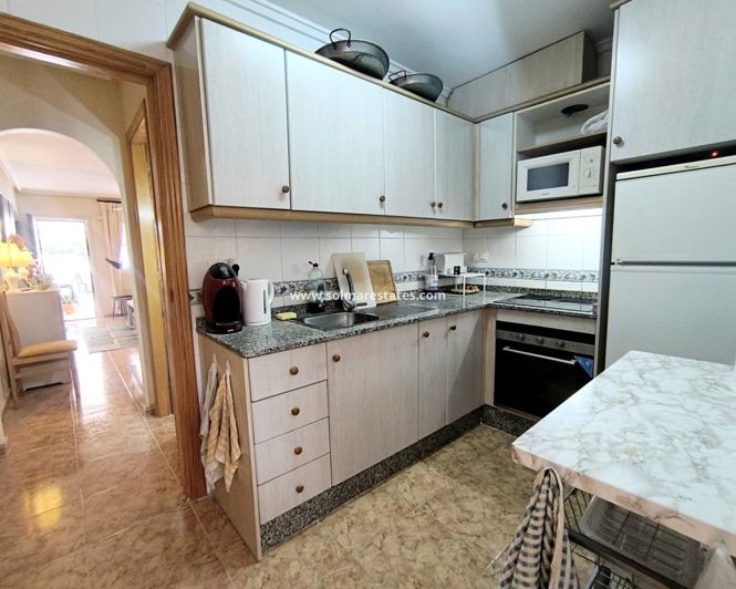 Image No.5-2 Bed House for sale