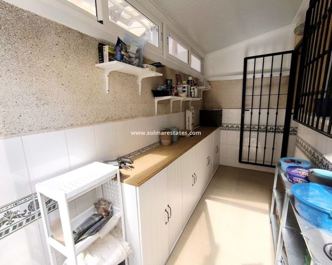 Image No.6-2 Bed House for sale